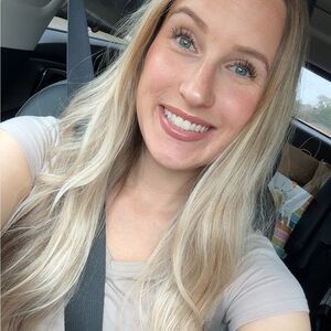 Meet your Posher, Kayla